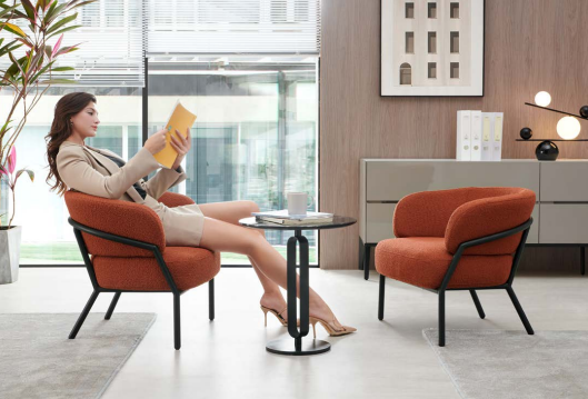 餐厅餐桌,实木材质,圆形设计,适合商用餐厅使用,质感优良